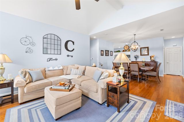 8579 Highland Glen Drive, Charlotte, NC 28269