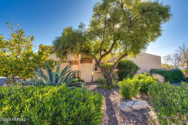 679 W Sunlight Lane, Tucson, AZ 85704