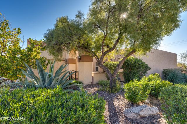 679 W Sunlight Lane, Tucson, AZ 85704