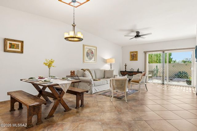 679 W Sunlight Lane, Tucson, AZ 85704