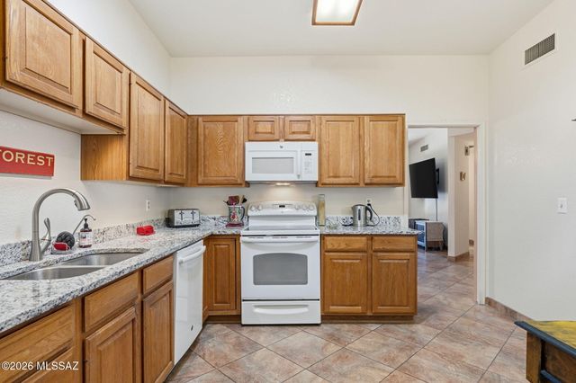 679 W Sunlight Lane, Tucson, AZ 85704