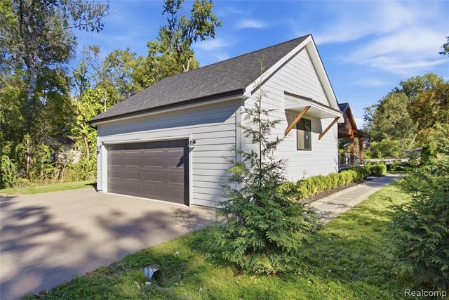 5150 Cheyenne Avenue, Waterford, MI 48327