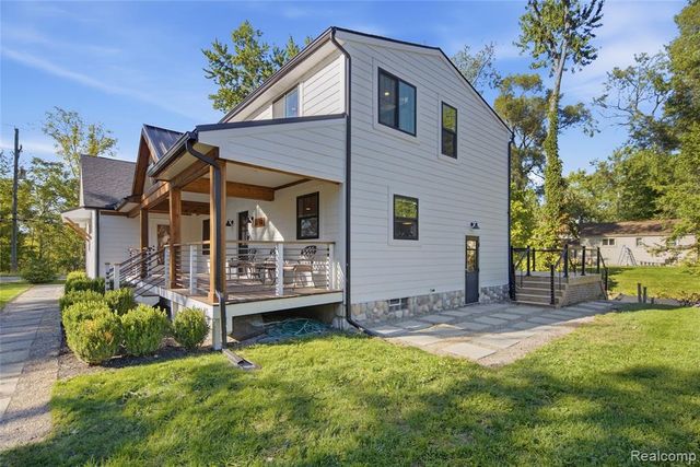 5150 Cheyenne Avenue, Waterford, MI 48327