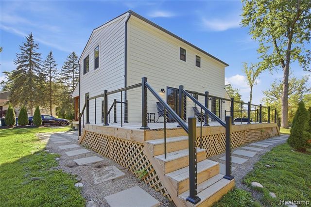 5150 Cheyenne Avenue, Waterford, MI 48327