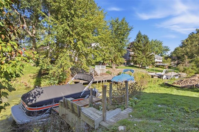 5150 Cheyenne Avenue, Waterford, MI 48327