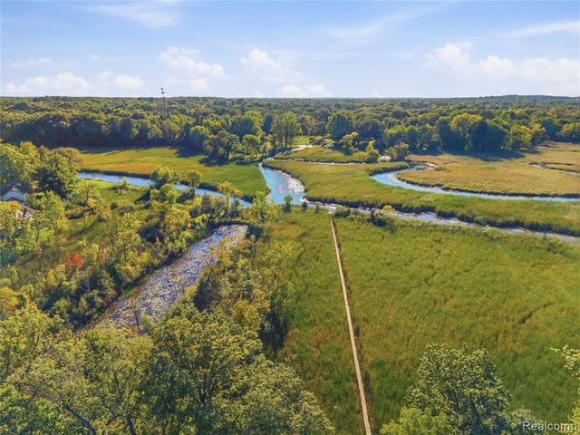 5150 Cheyenne Avenue, Waterford, MI 48327