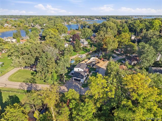 5150 Cheyenne Avenue, Waterford, MI 48327