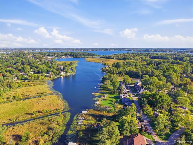 5150 Cheyenne Avenue, Waterford, MI 48327