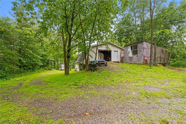 8902 Taylor May Road, Chagrin Falls, OH 44023