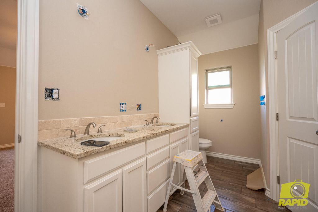 Image 6 of property listing at 9723 Jaguar Trail, San Angelo, TX 76901