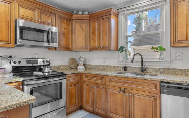 460 Virginian DR, Norfolk, VA 23505