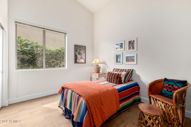 9042 E PARAISO Drive, Scottsdale, AZ 85255