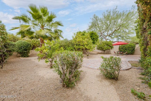 9042 E PARAISO Drive, Scottsdale, AZ 85255
