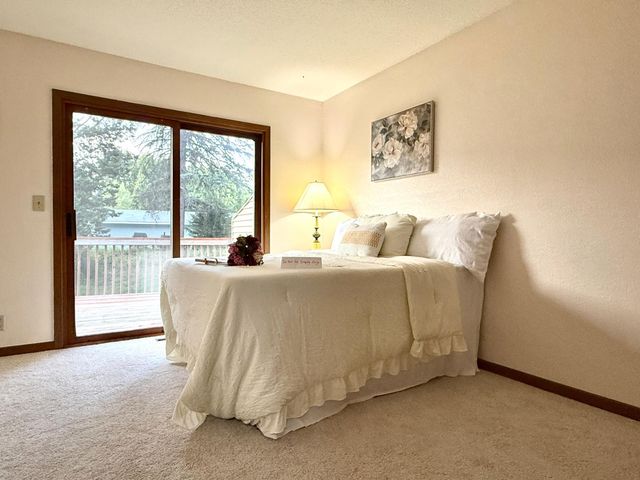 2129 49th Way E, Inver Grove Heights, MN 55077