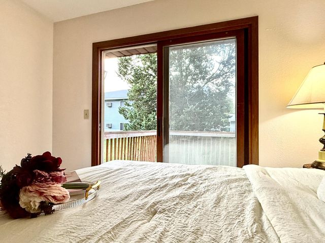 2129 49th Way E, Inver Grove Heights, MN 55077