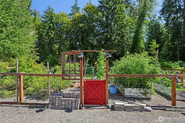 8717 E Meadow Lake Drive, Snohomish, WA 98290