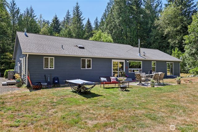 8717 E Meadow Lake Drive, Snohomish, WA 98290