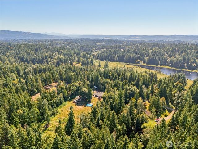 8717 E Meadow Lake Drive, Snohomish, WA 98290