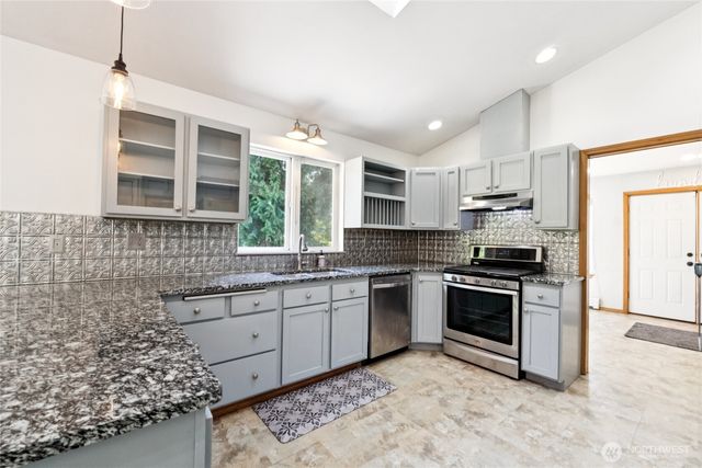 8717 E Meadow Lake Drive, Snohomish, WA 98290