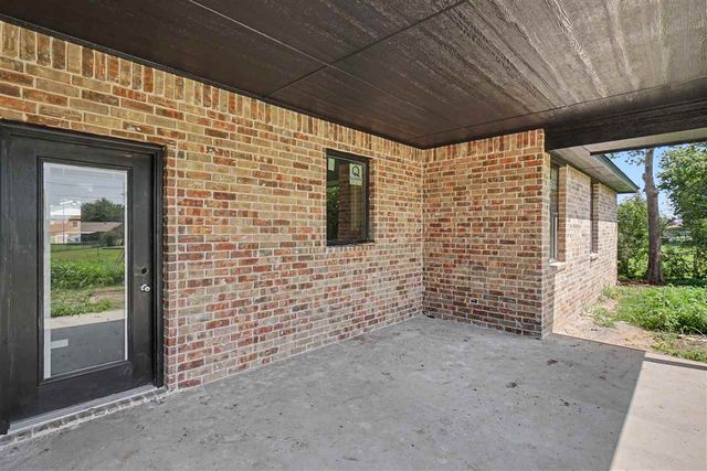 1318 SE Barclay Rd, Lawton, OK 73501