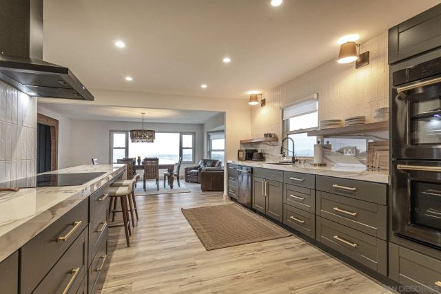 7362 Brodiaea Way, La Jolla, CA 92037