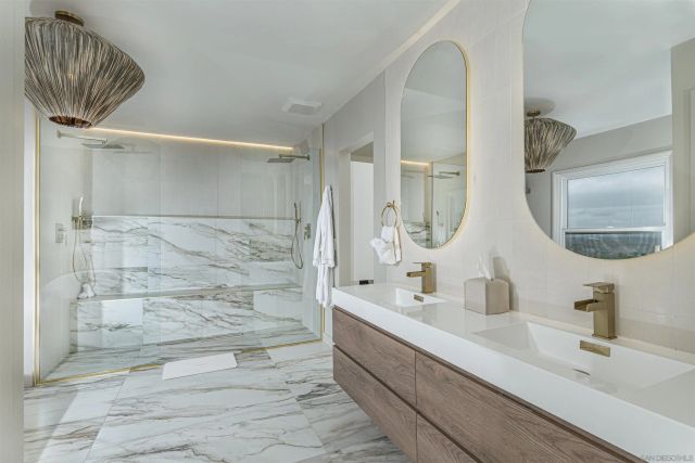 7362 Brodiaea Way, La Jolla, CA 92037