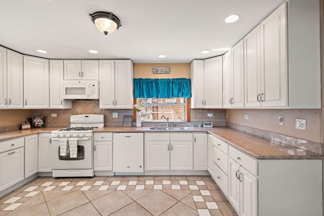 13939 Huseman Street, Cedar Lake, IN 46303