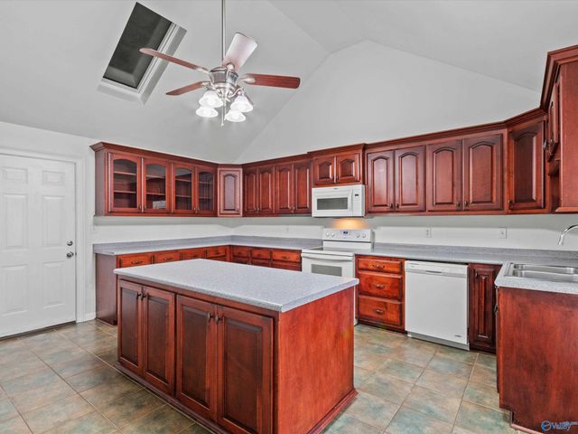 16805 Georgie Edith Lane, Athens, AL 35613