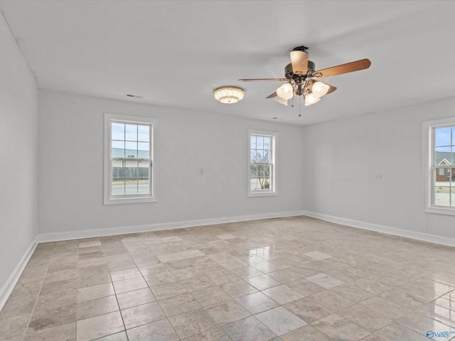 16805 Georgie Edith Lane, Athens, AL 35613