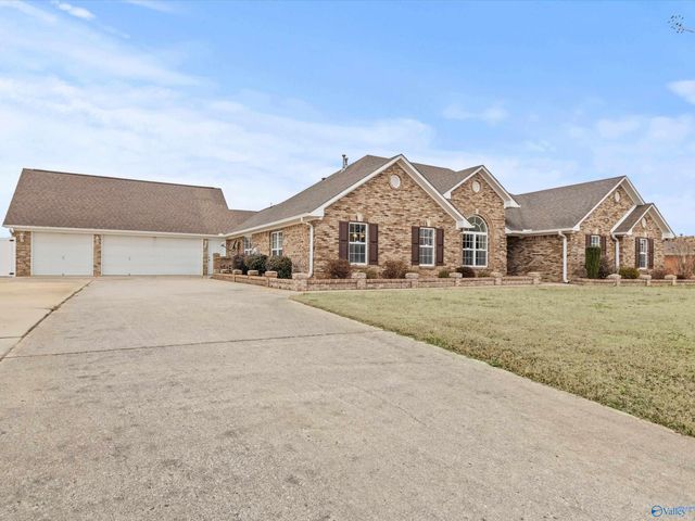 16805 Georgie Edith Lane, Athens, AL 35613