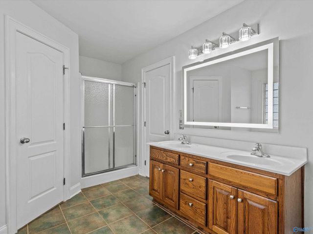 16805 Georgie Edith Lane, Athens, AL 35613