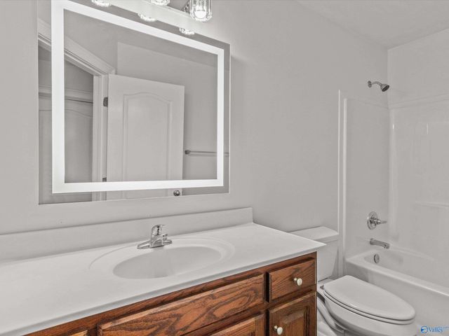 16805 Georgie Edith Lane, Athens, AL 35613