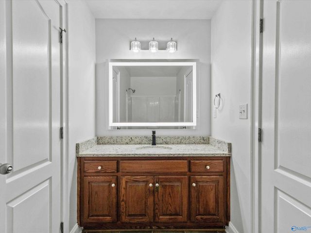 16805 Georgie Edith Lane, Athens, AL 35613