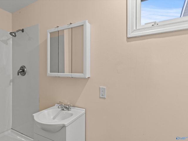 16805 Georgie Edith Lane, Athens, AL 35613