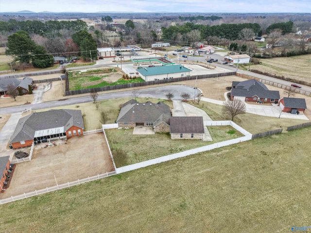 16805 Georgie Edith Lane, Athens, AL 35613