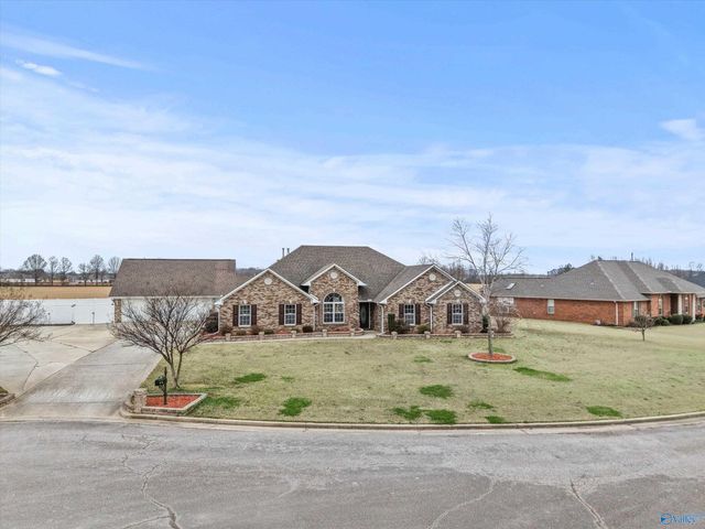 16805 Georgie Edith Lane, Athens, AL 35613