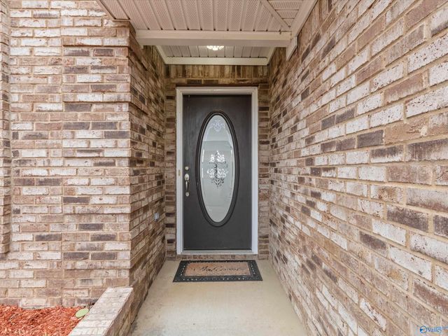 16805 Georgie Edith Lane, Athens, AL 35613