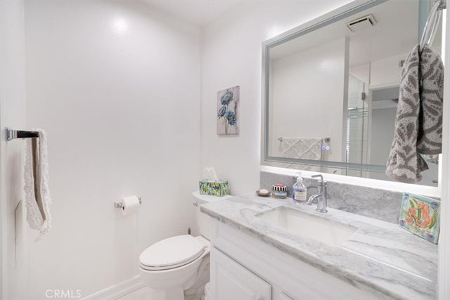 1 3rd 605, Long Beach, CA 90802