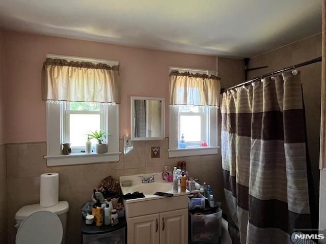 570 Broad Street, Carlstadt, NJ 07072