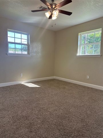 606 County Road 157, Alvin, TX 77511