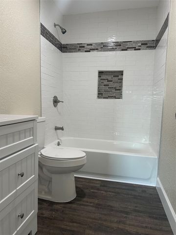 606 County Road 157, Alvin, TX 77511