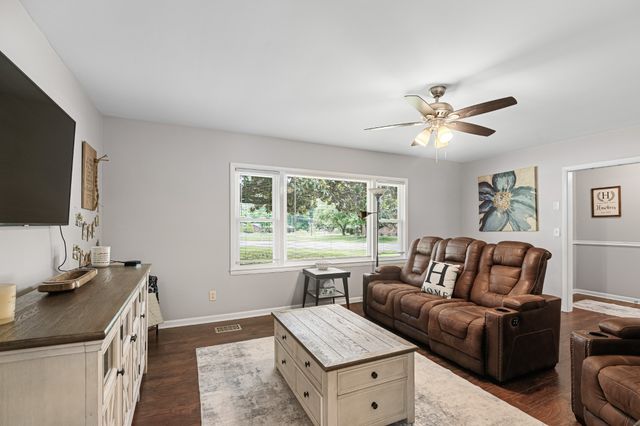 418 Winfrey Dr, Murfreesboro, TN 37130