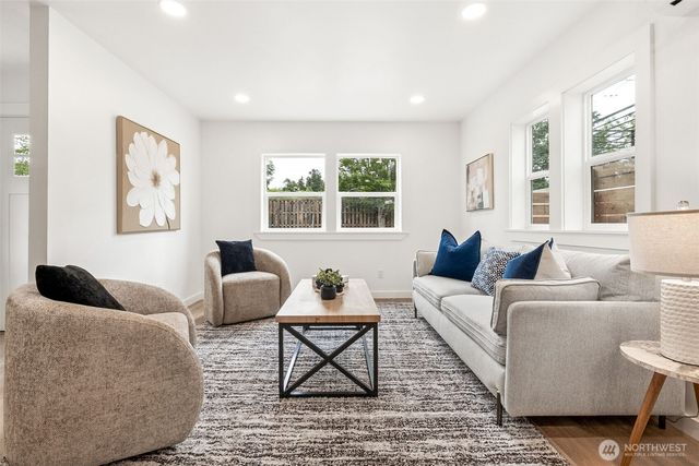 4004 Courtland Place S, Seattle, WA 98118