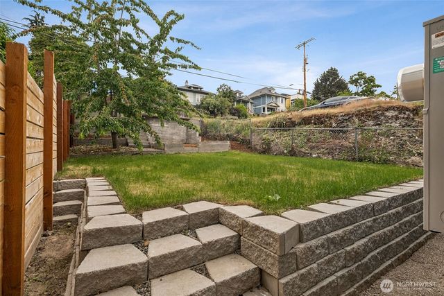 4004 Courtland Place S, Seattle, WA 98118