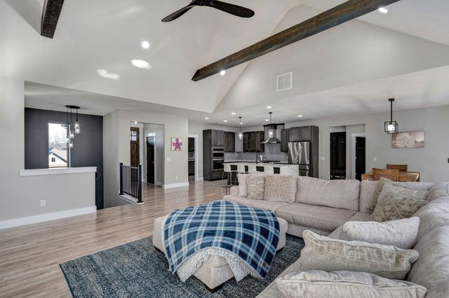 348 W Monarchwood Drive, Nixa, MO 65714