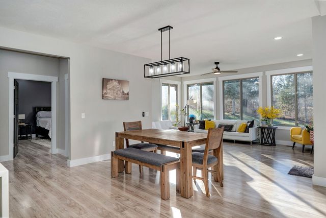 348 W Monarchwood Drive, Nixa, MO 65714