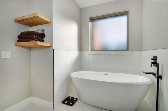 348 W Monarchwood Drive, Nixa, MO 65714