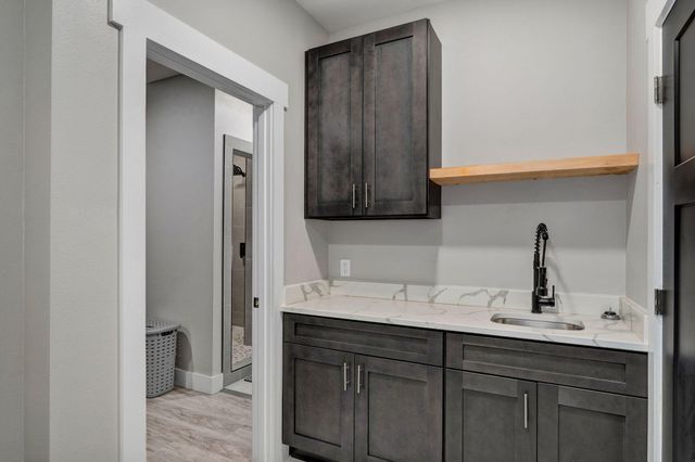 348 W Monarchwood Drive, Nixa, MO 65714