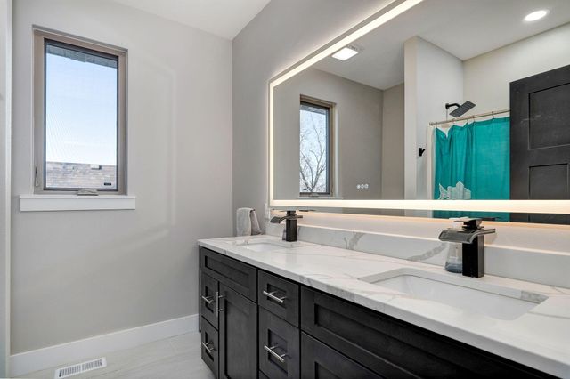 348 W Monarchwood Drive, Nixa, MO 65714