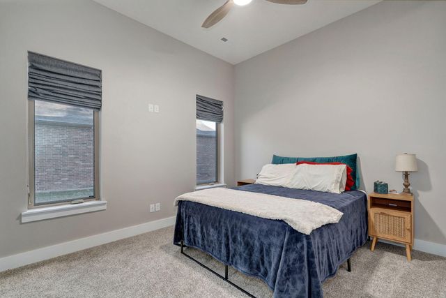 348 W Monarchwood Drive, Nixa, MO 65714